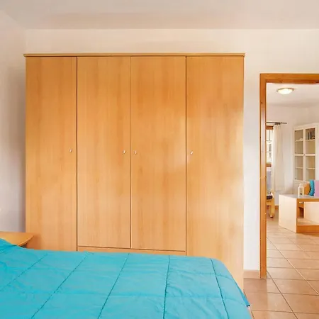 1 * Santa Lucia De Tirajana